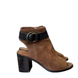 Frye Danica Harness Ankle Booties in brown Open Toe, side zip. Woman’s size 6M